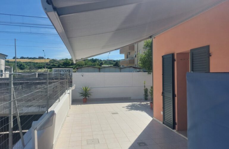 Tendone nell'ingresso di Marzocchetta on the Beach